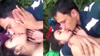Desi Couple Sex In the Open jungle Sex Clips